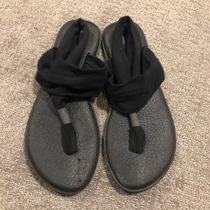 Sanuk yoga sling sandal